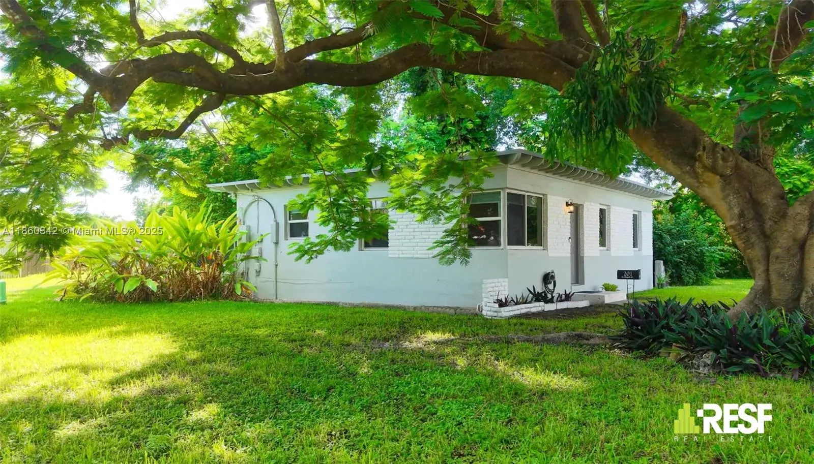 201 Flagler Dr