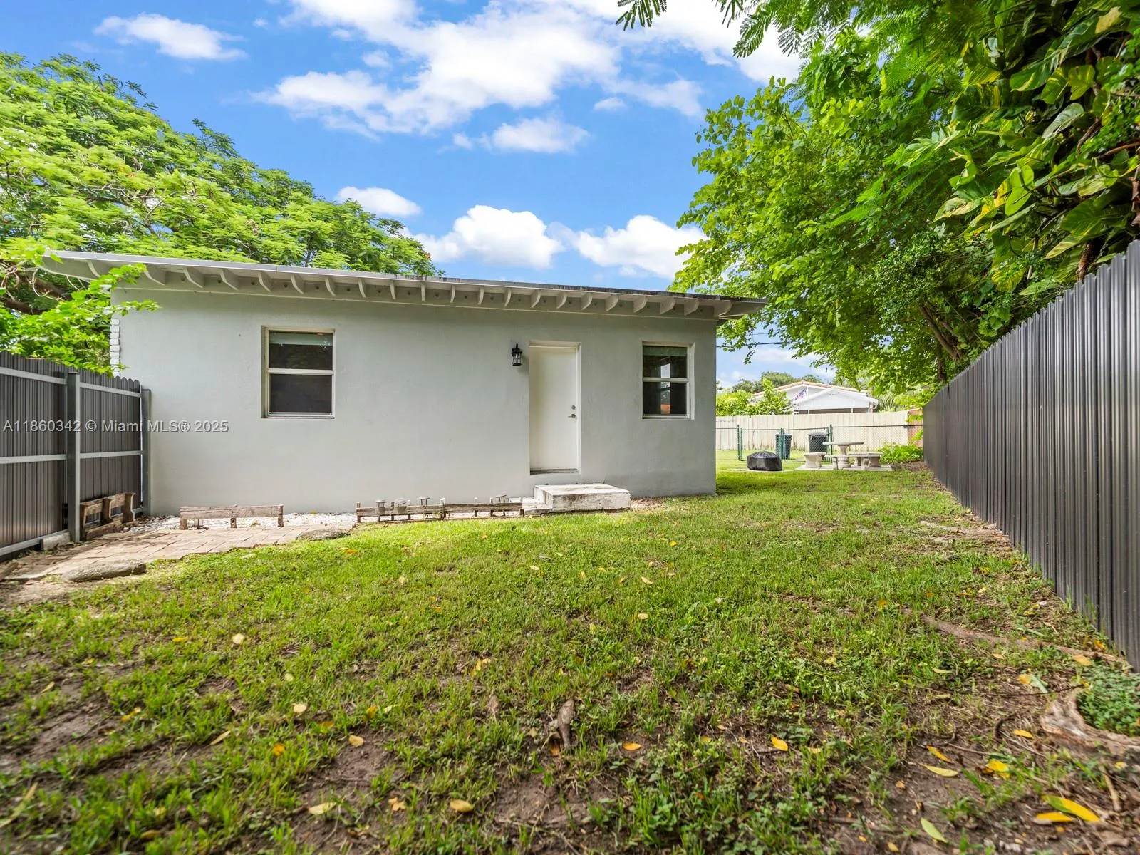 201 Flagler Dr