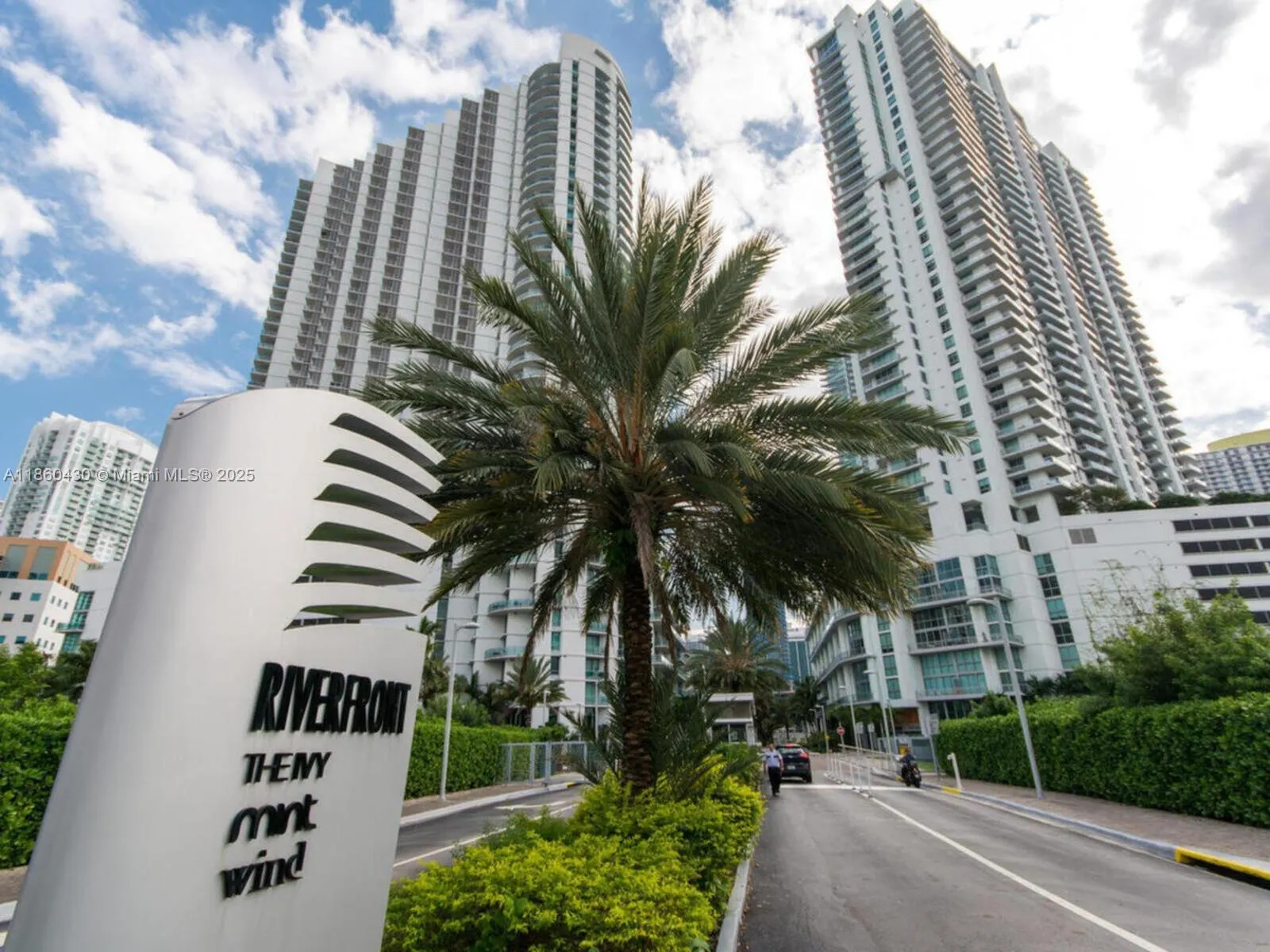 350 S MIAMI AVE, #2214