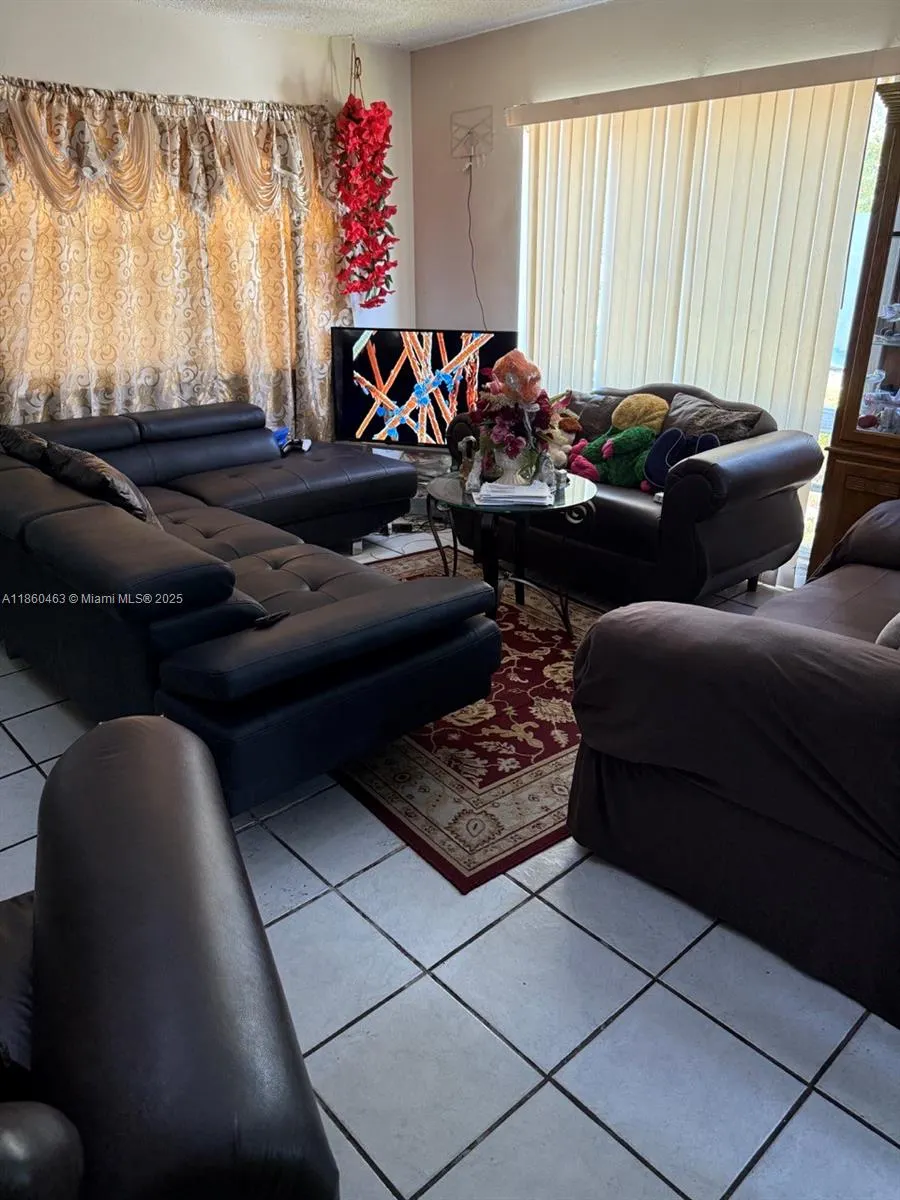 218 SW 1st Ct