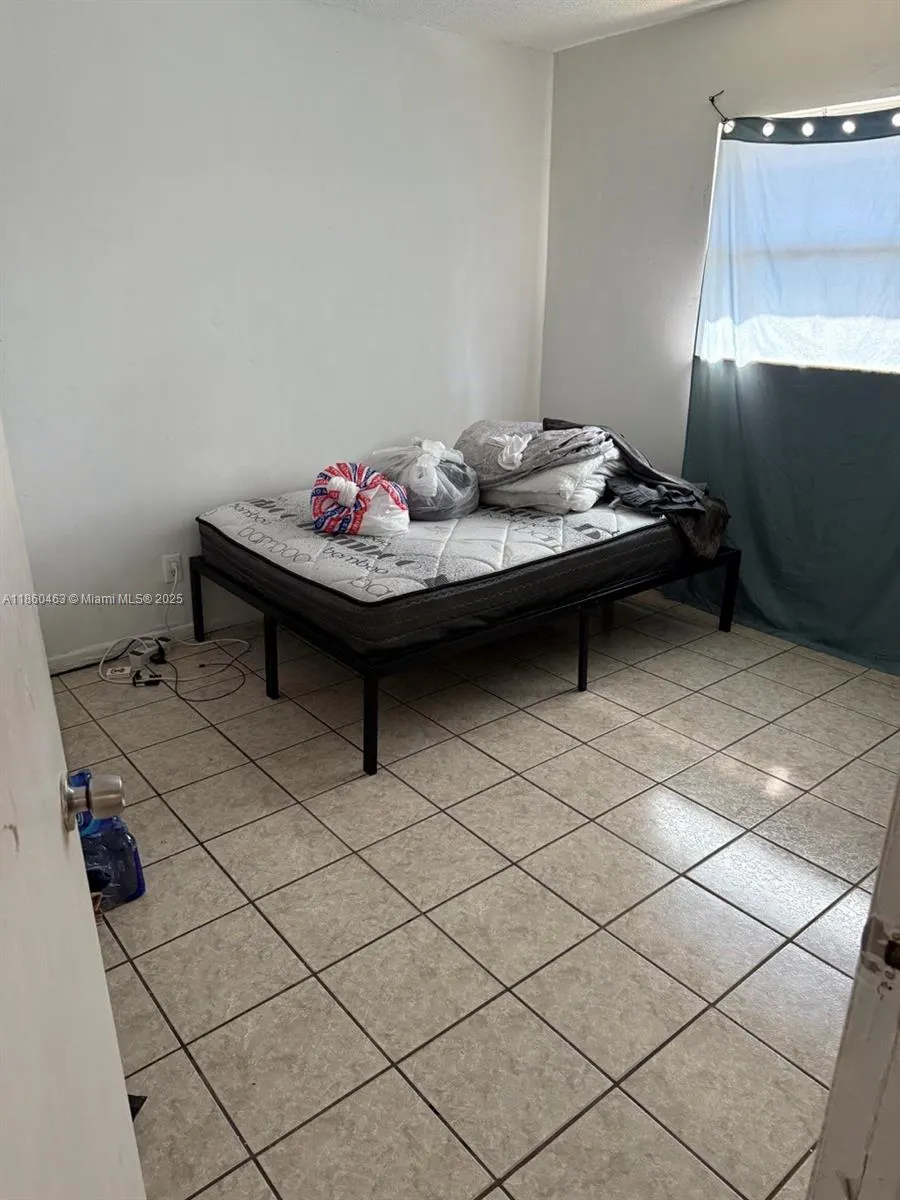 218 SW 1st Ct