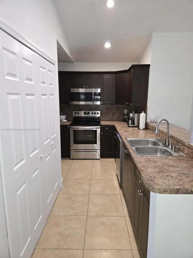 18816 NW 52nd Ct