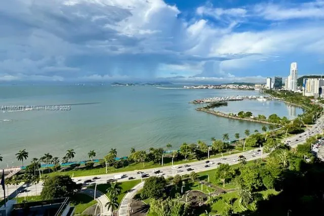PH WATERS ON THE BAY - AV AVENIDA BALBOA, #Ave