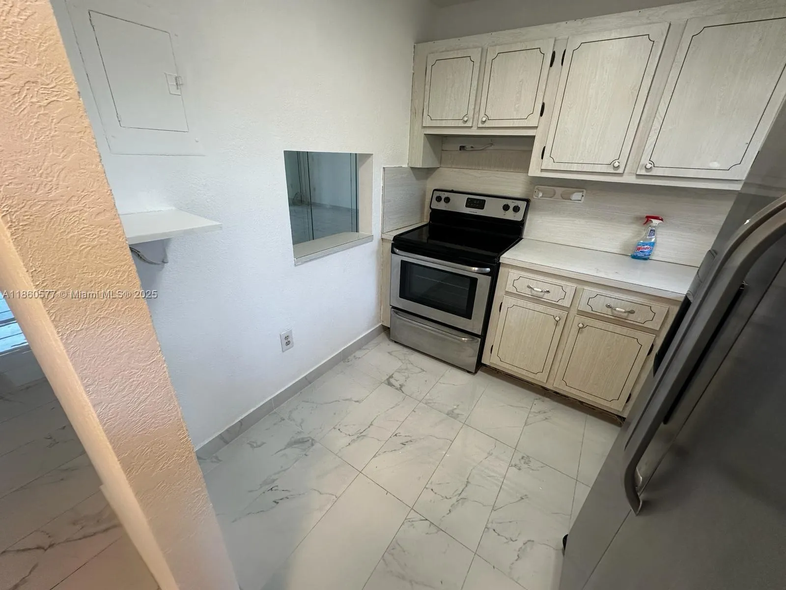 8951 Sunrise Lakes Blvd, #105