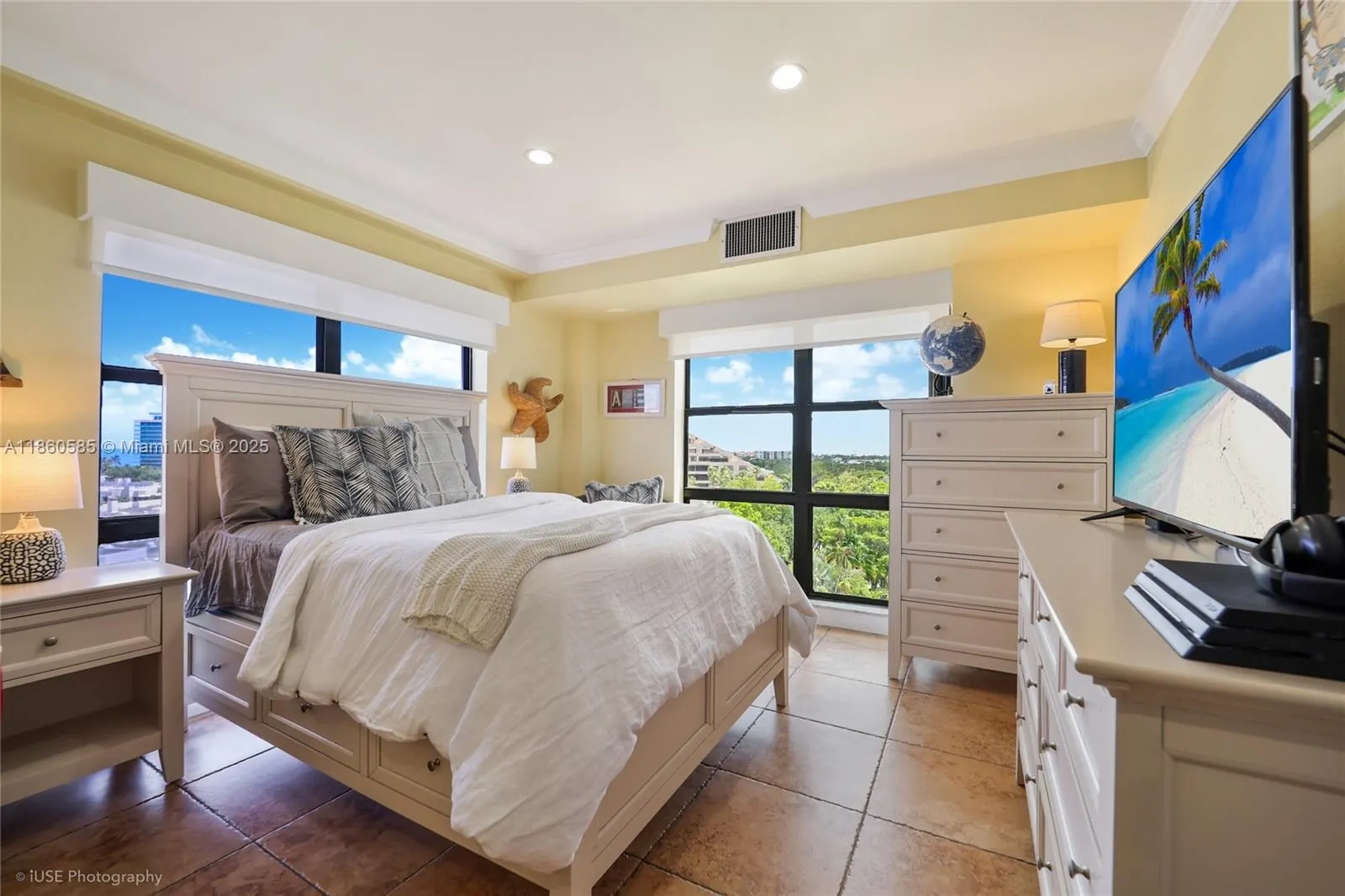 77 Crandon Blvd, #10D