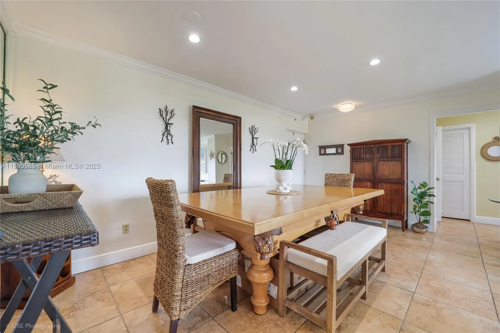 77 Crandon Blvd, #10D