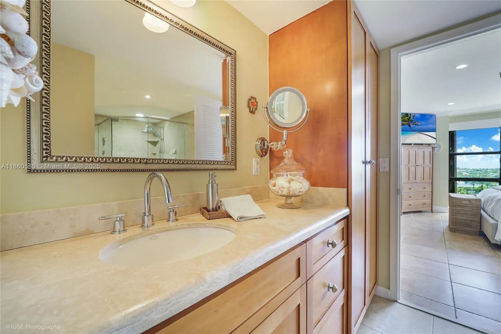 77 Crandon Blvd, #10D