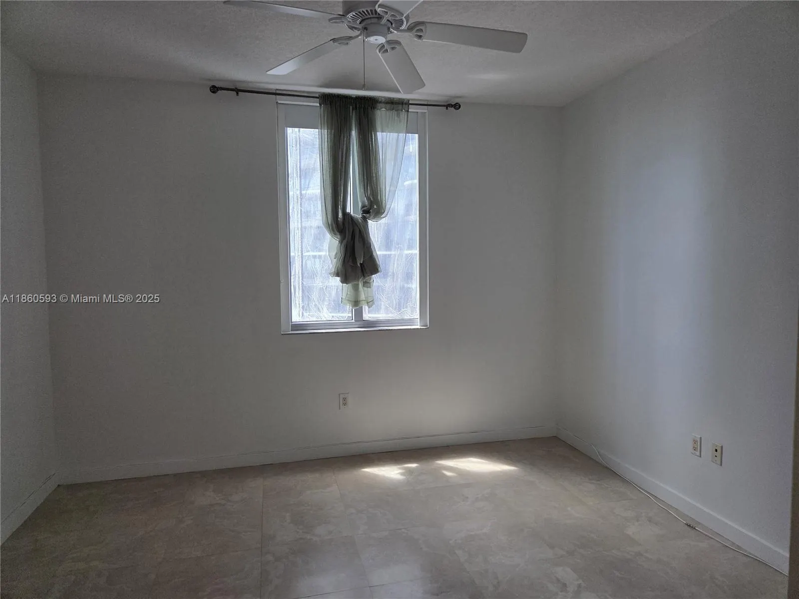 1050 Brickell Ave, #2514