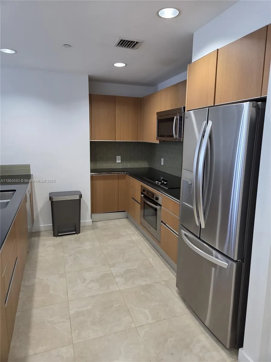 1050 Brickell Ave, #2514