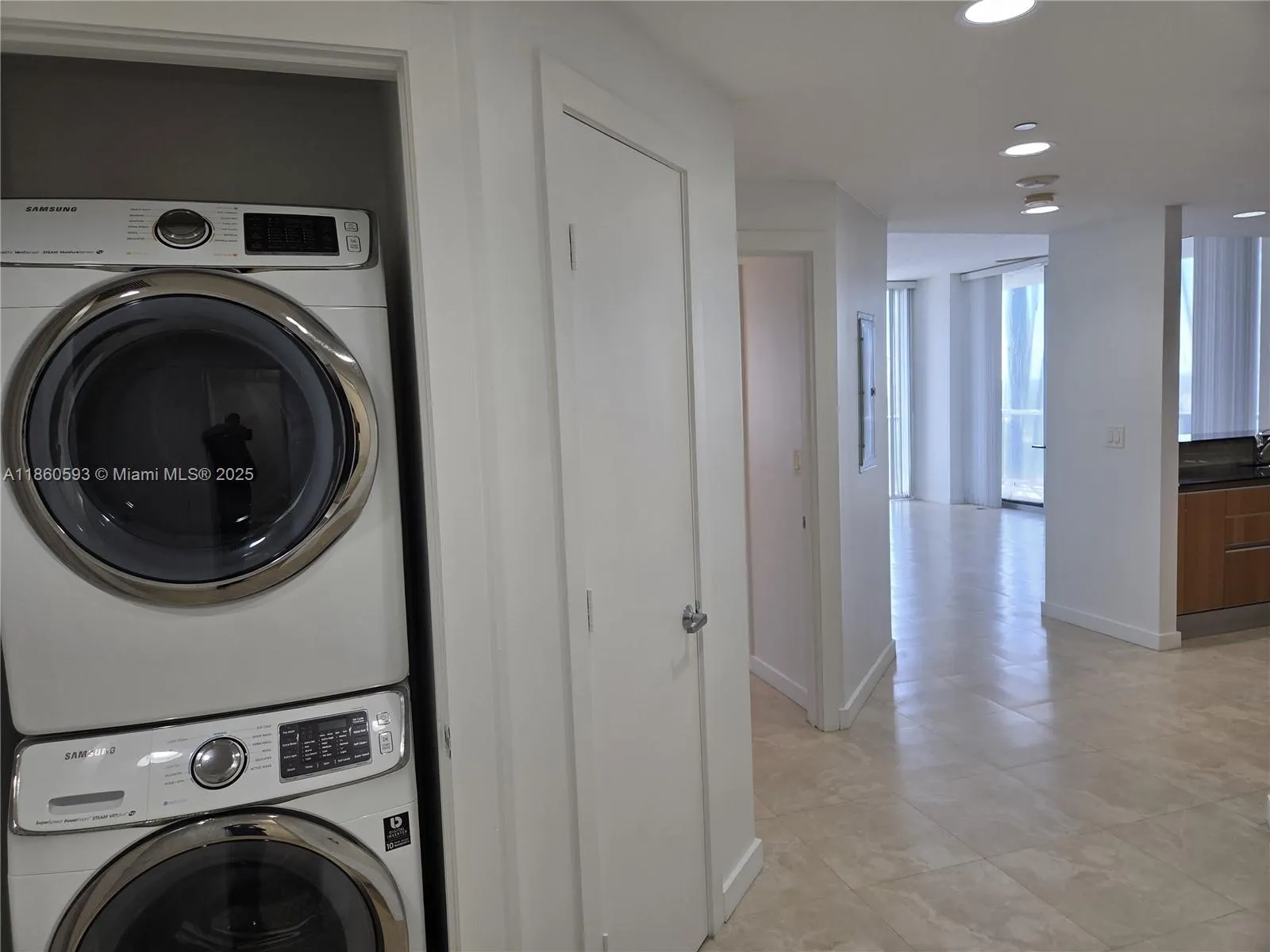 1050 Brickell Ave, #2514