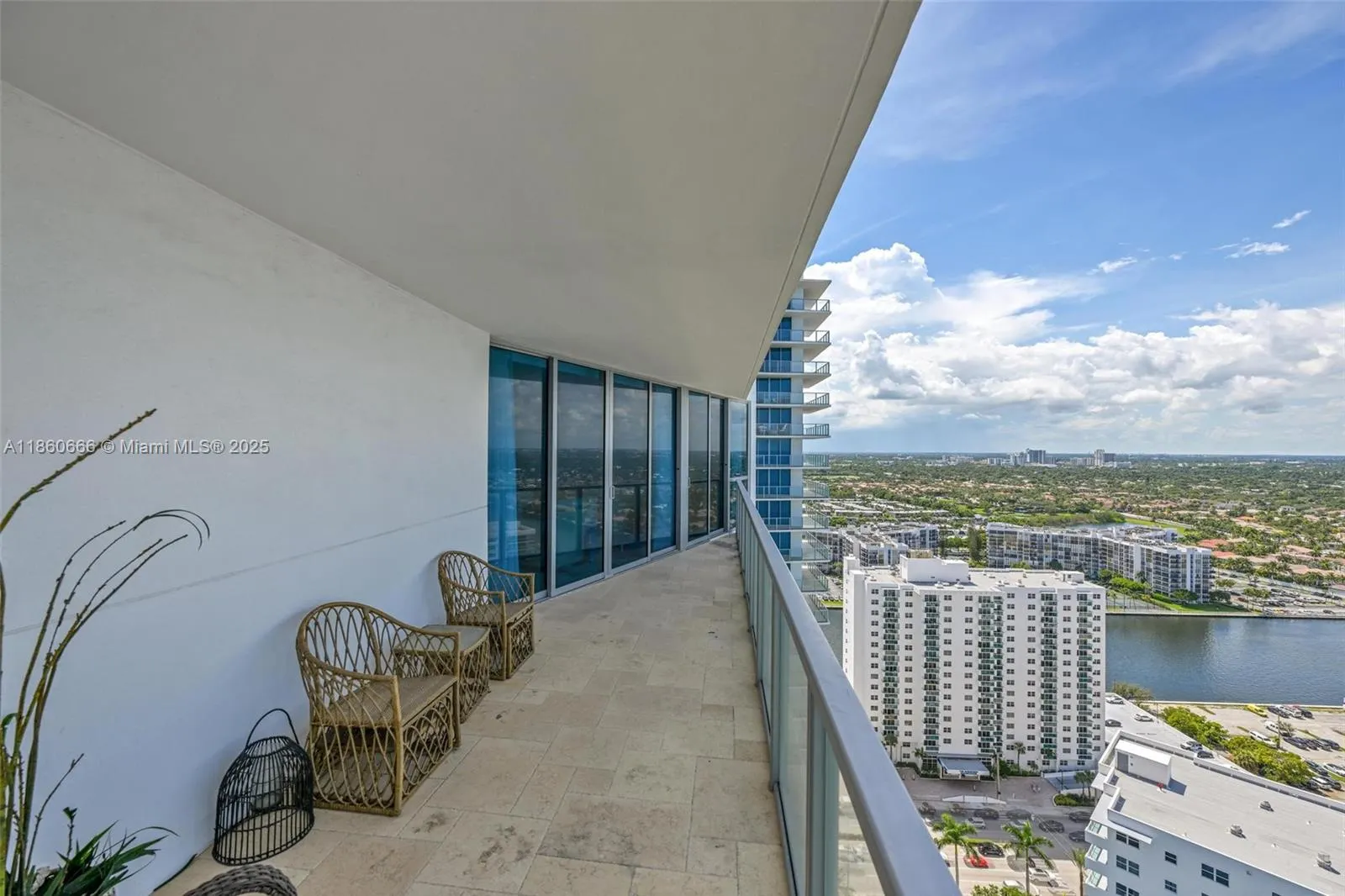 3101 S Ocean Dr, #2807