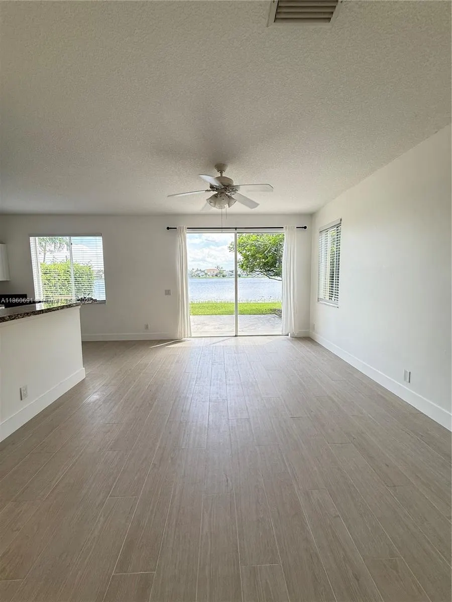 1421 Presidio Dr