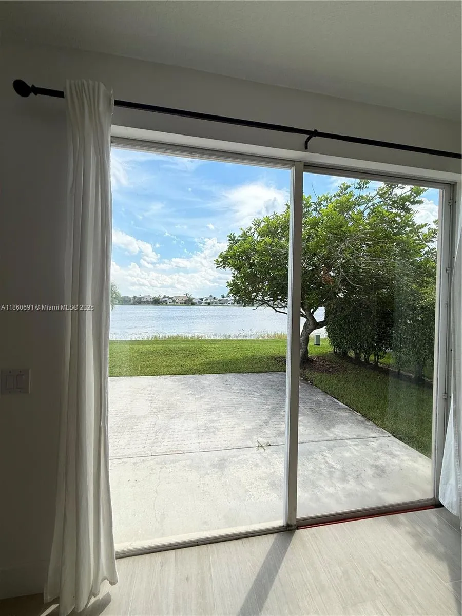 1421 Presidio Dr