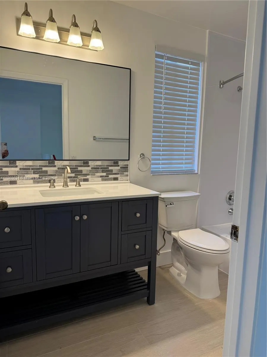 1421 Presidio Dr