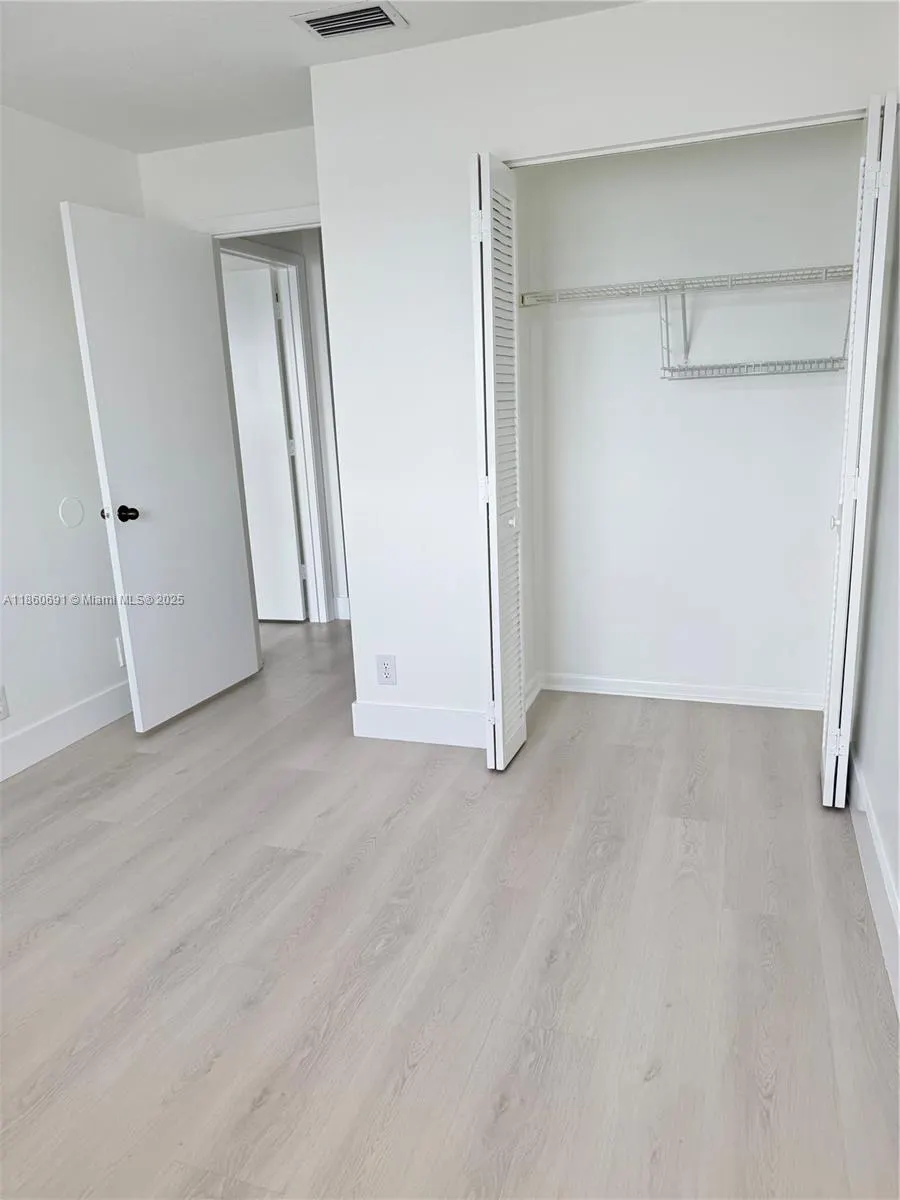 1421 Presidio Dr