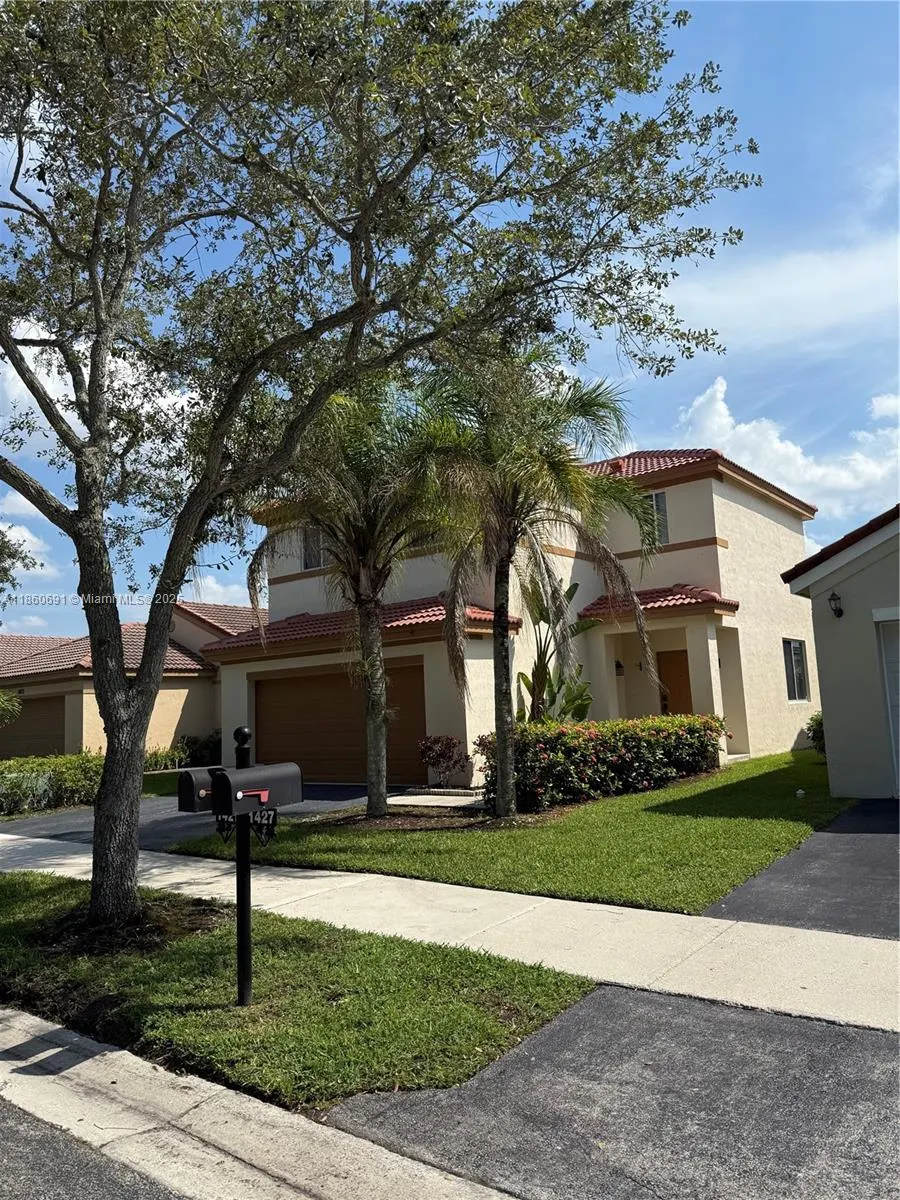1421 Presidio Dr
