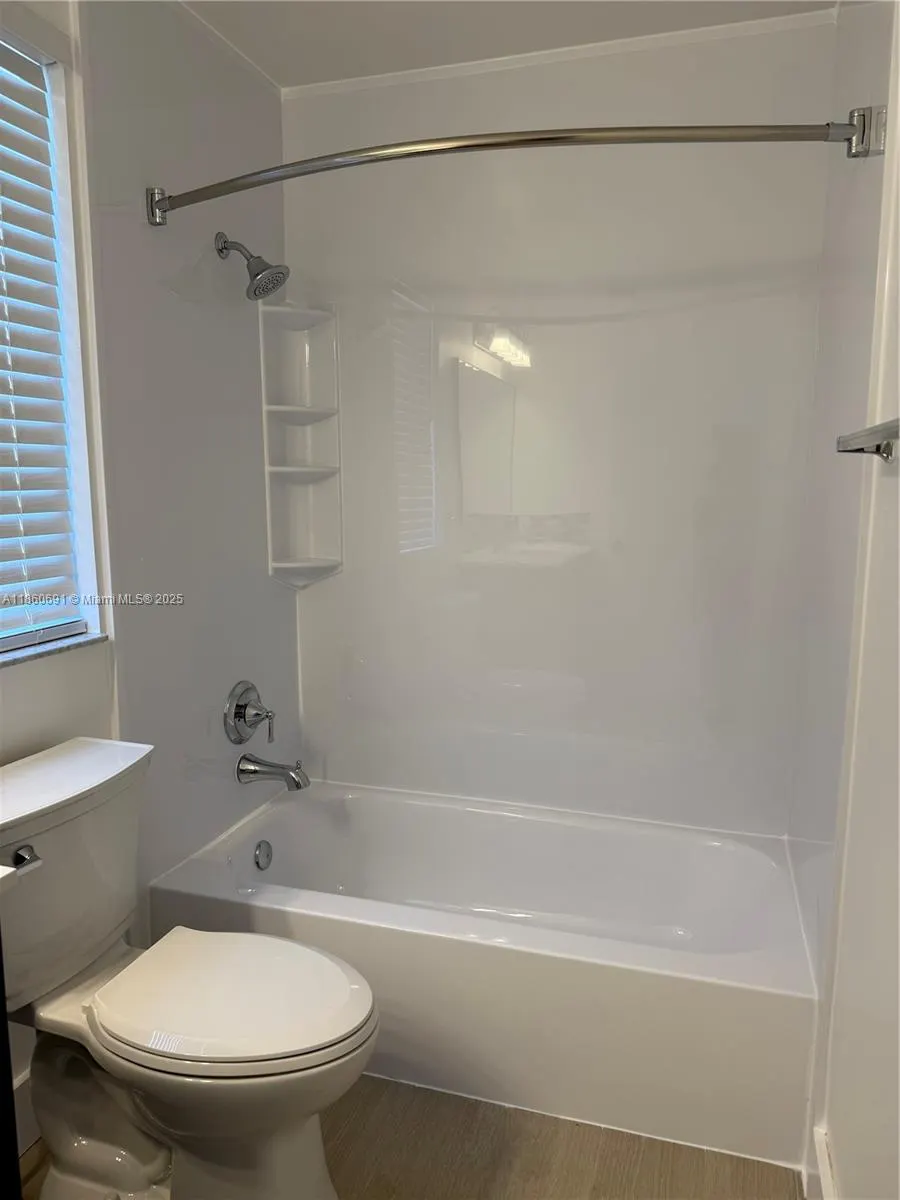 1421 Presidio Dr