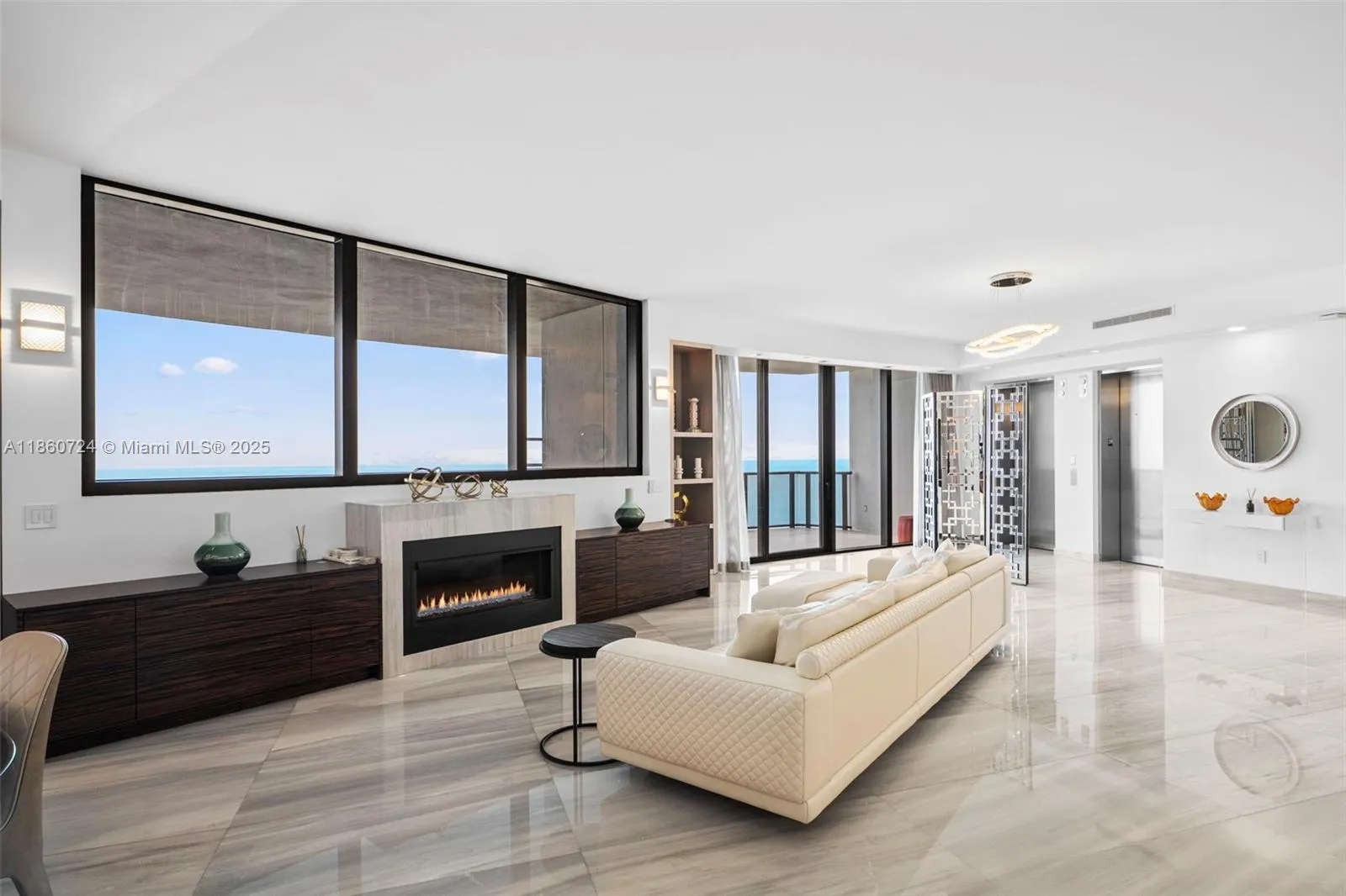 18555 Collins Ave, #2105