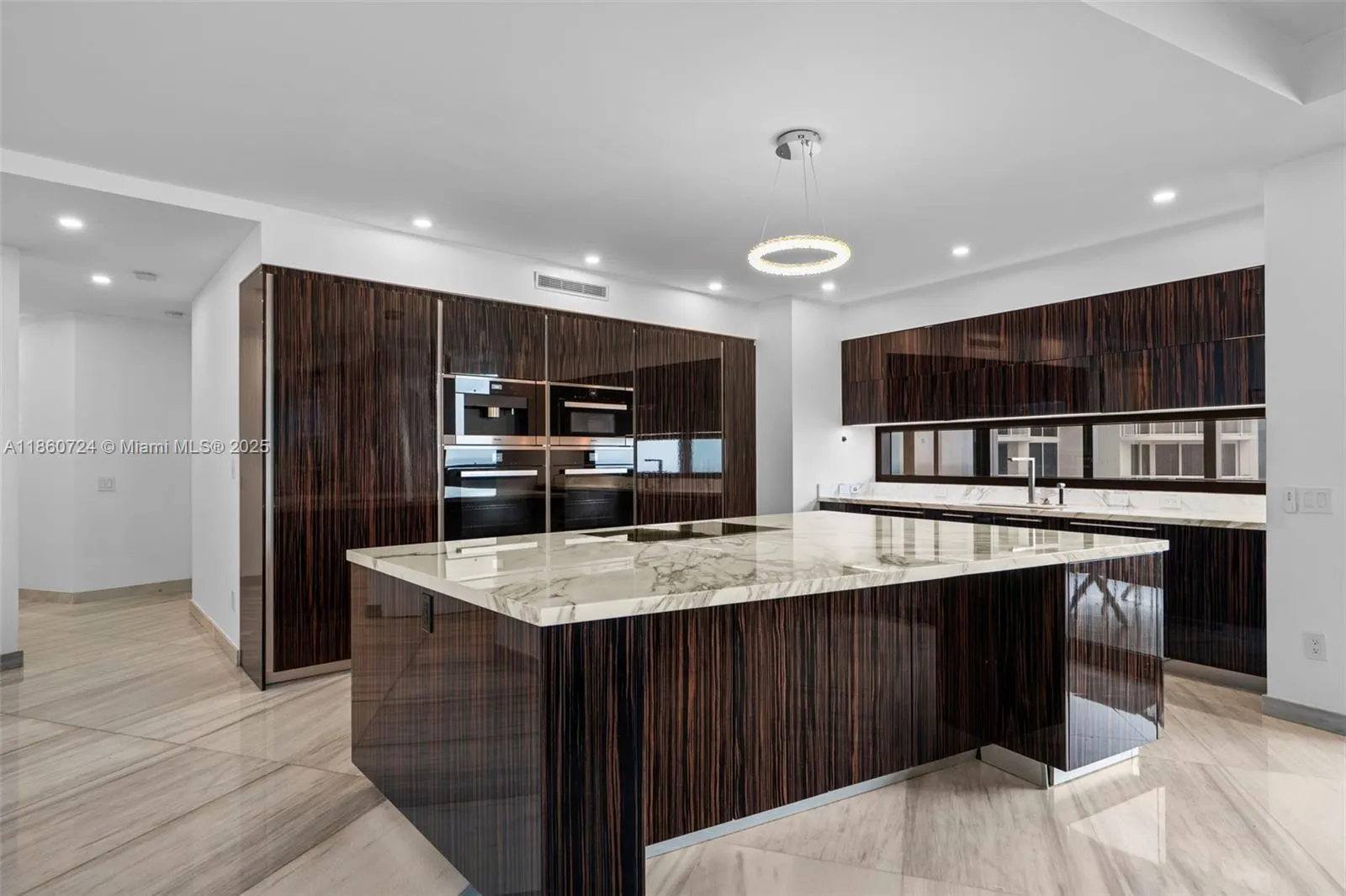 18555 Collins Ave, #2105