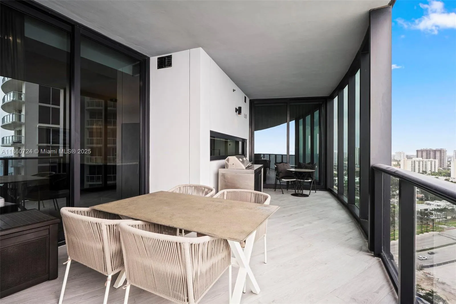 18555 Collins Ave, #2105