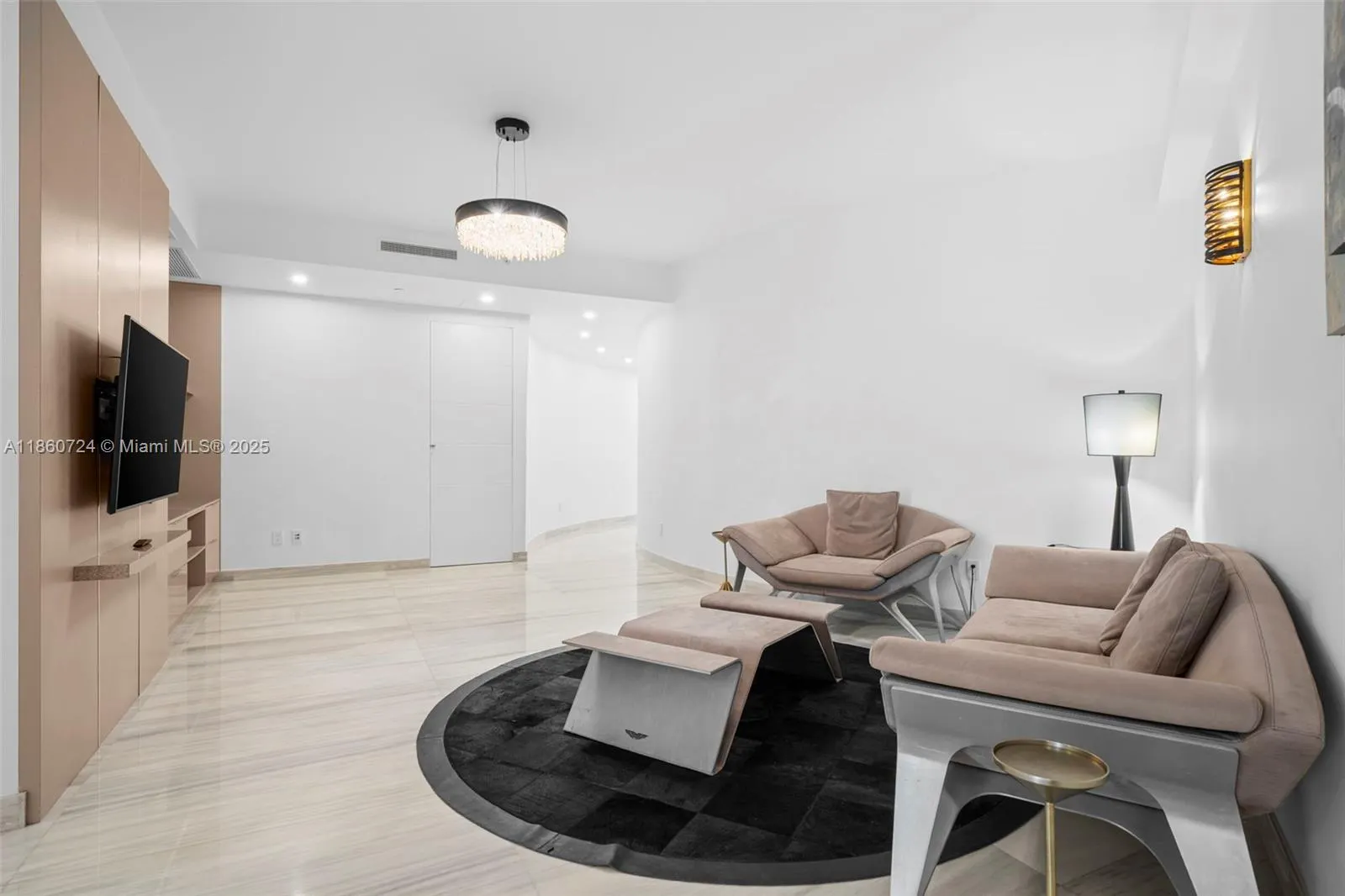18555 Collins Ave, #2105