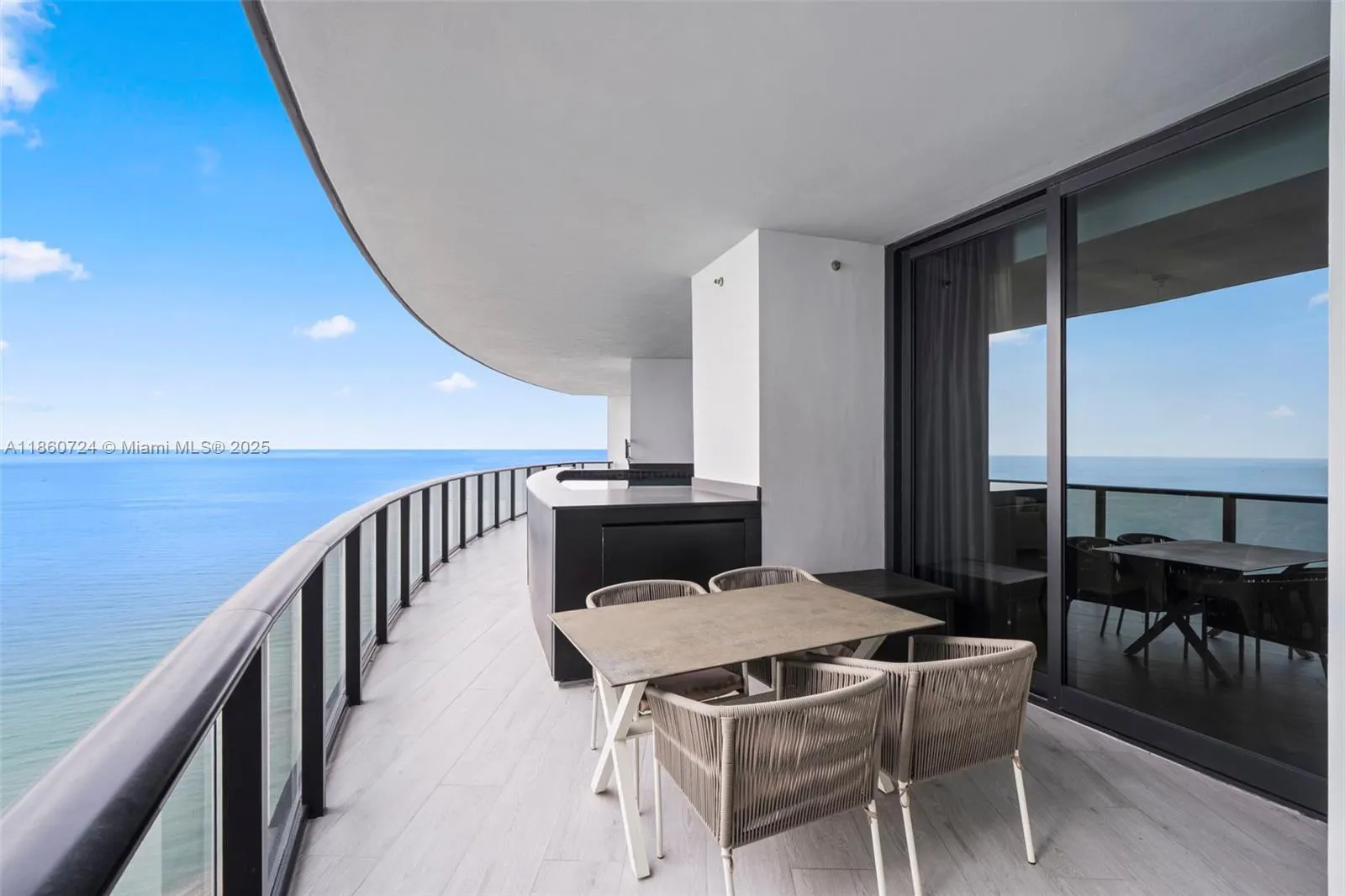18555 Collins Ave, #2105