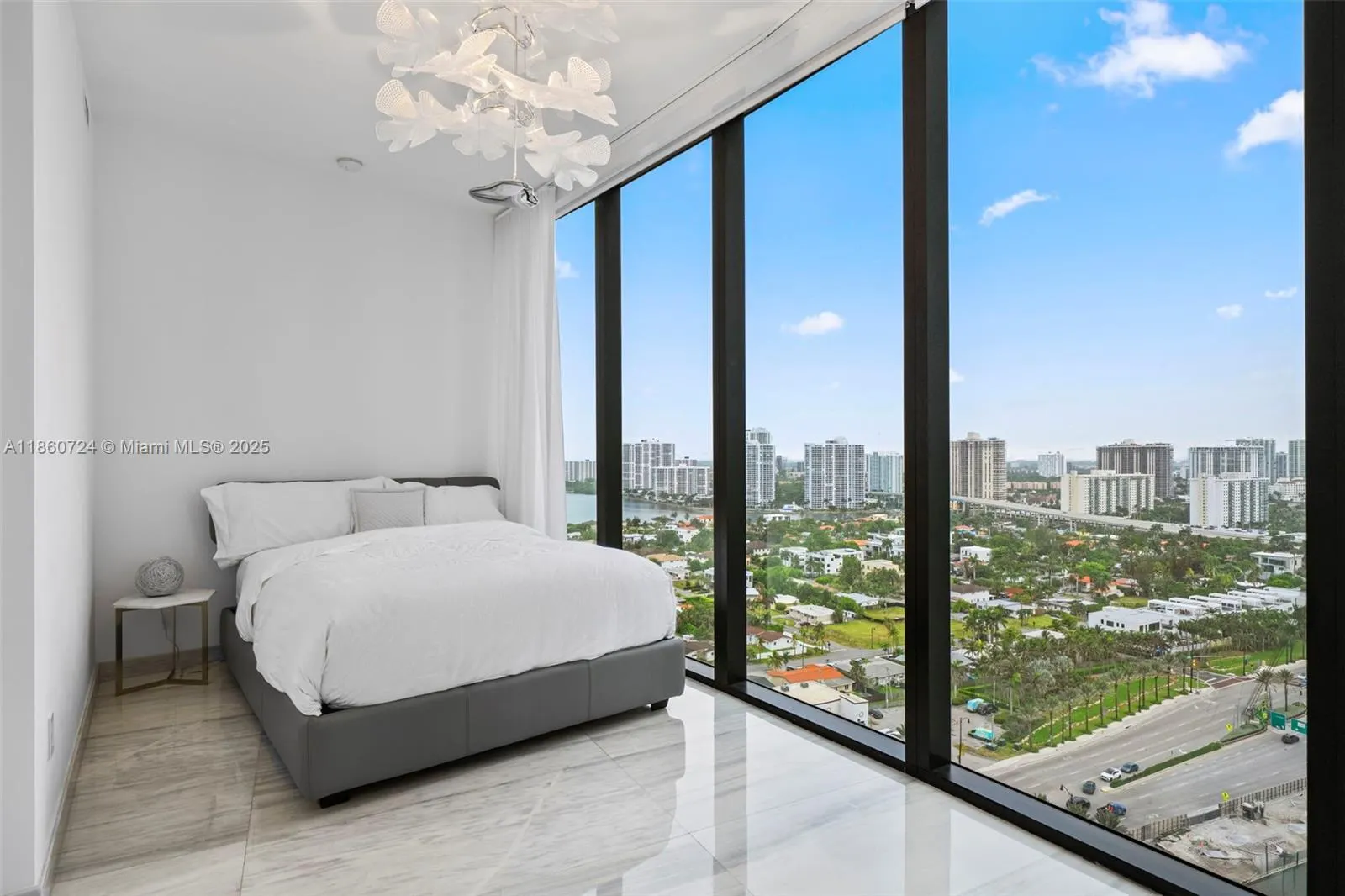 18555 Collins Ave, #2105