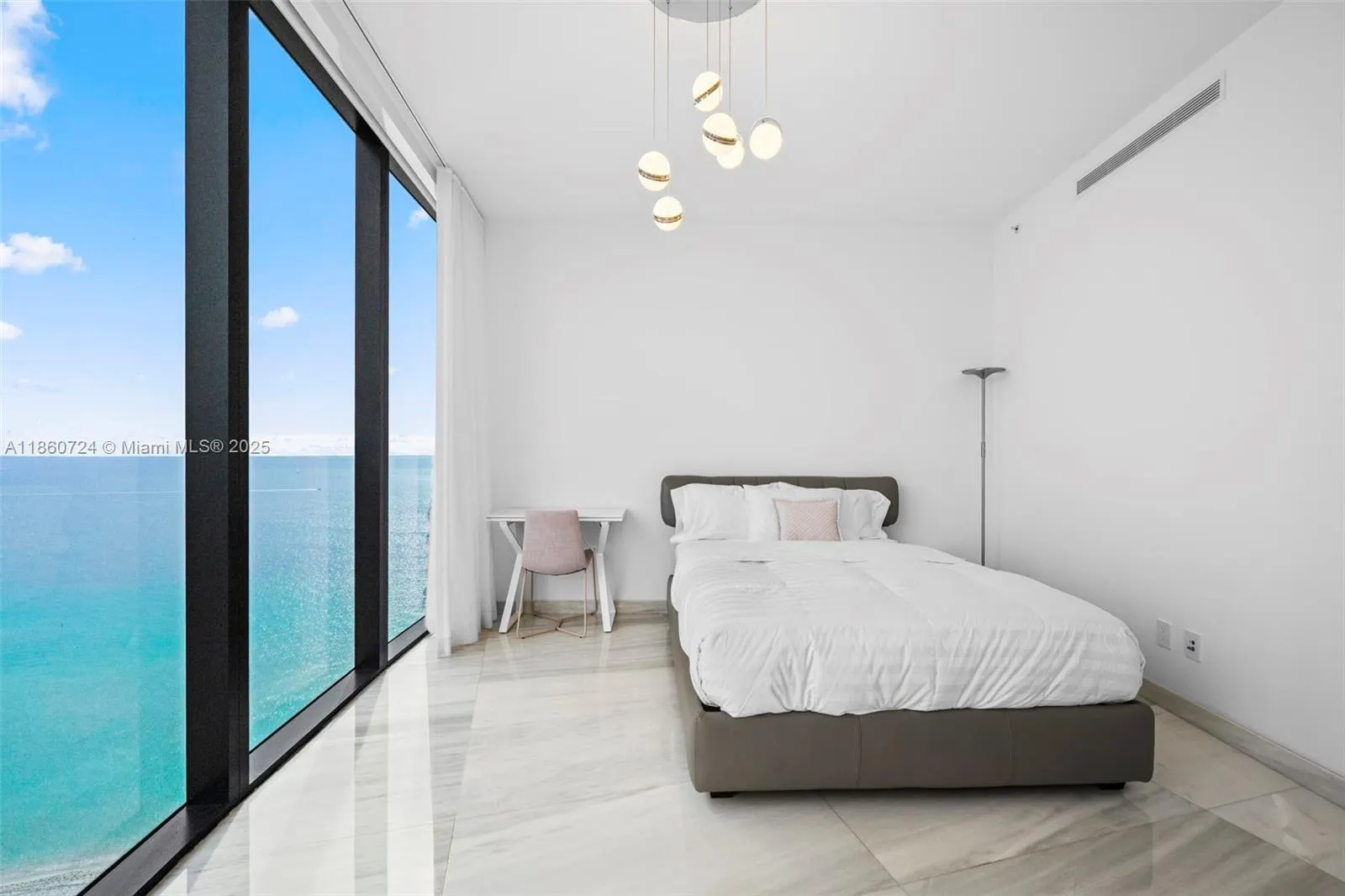 18555 Collins Ave, #2105
