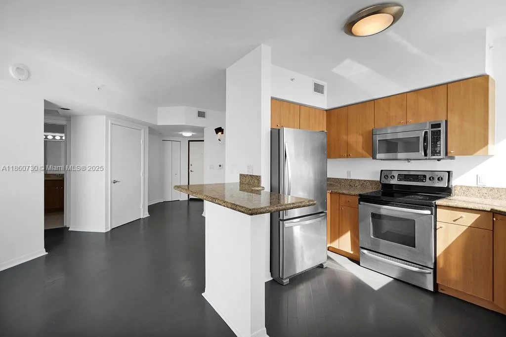 1330 West Ave, #LPH02