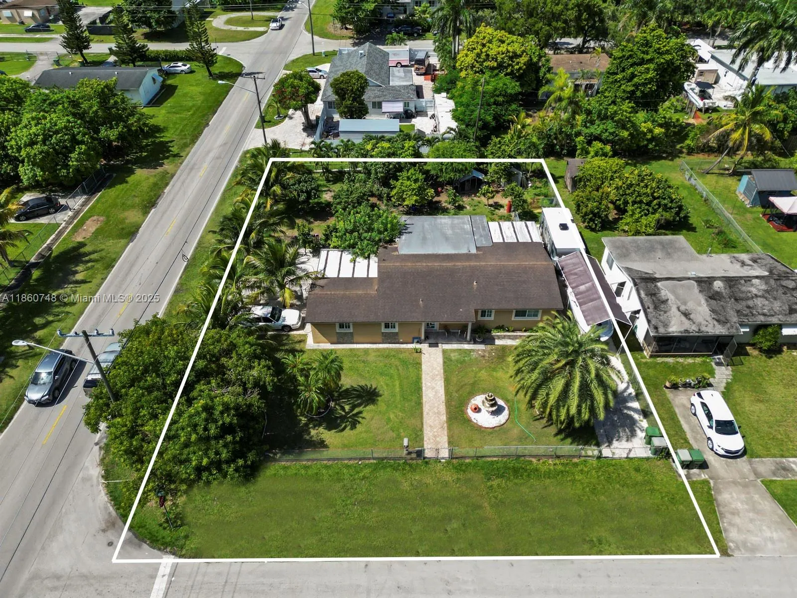 545 NW 10th St