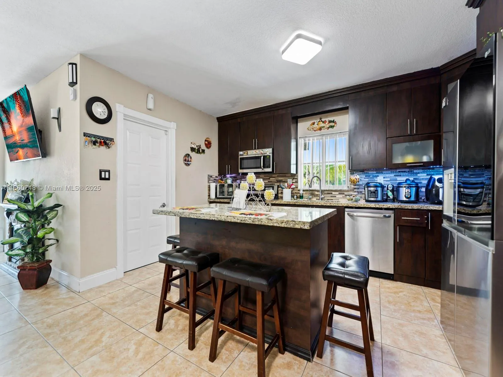 545 NW 10th St