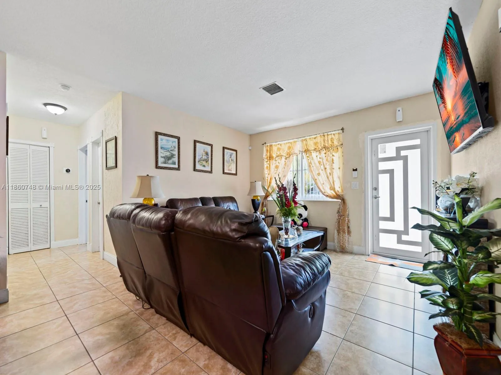 545 NW 10th St