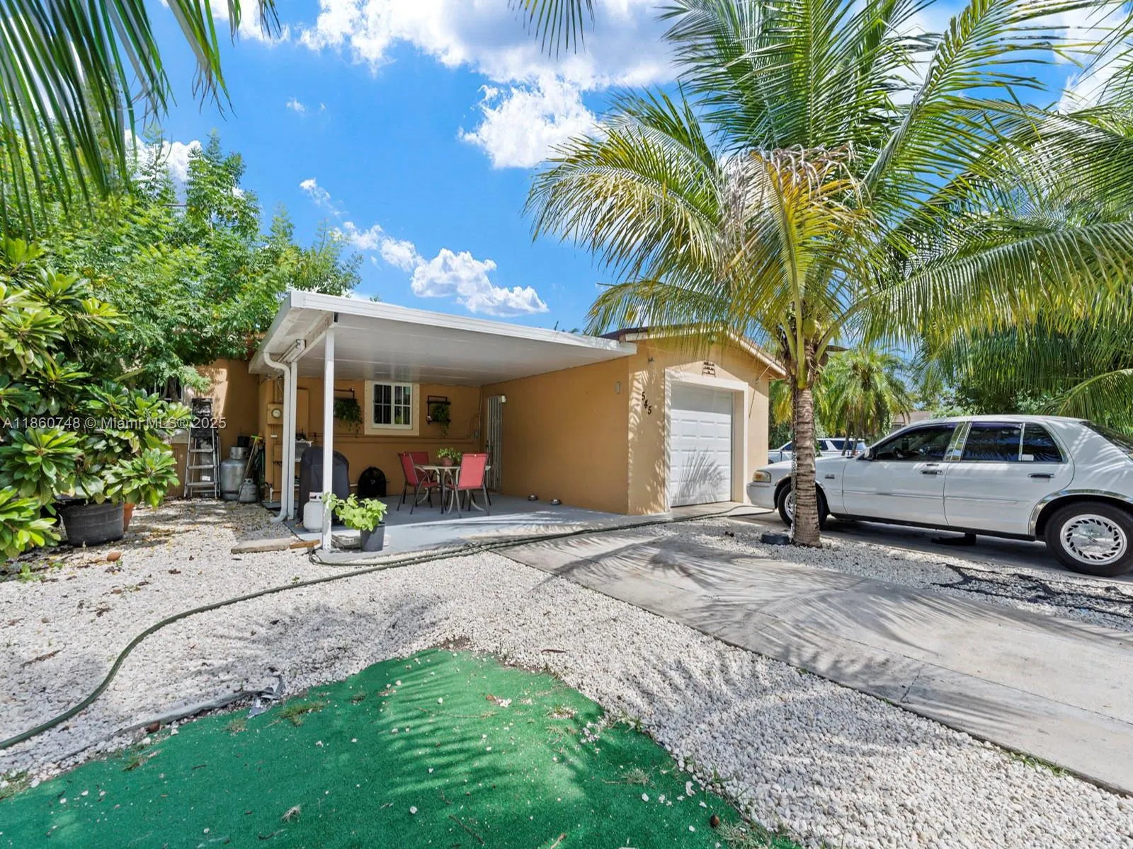 545 NW 10th St