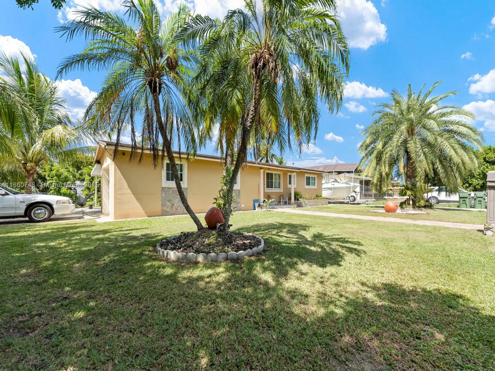 545 NW 10th St