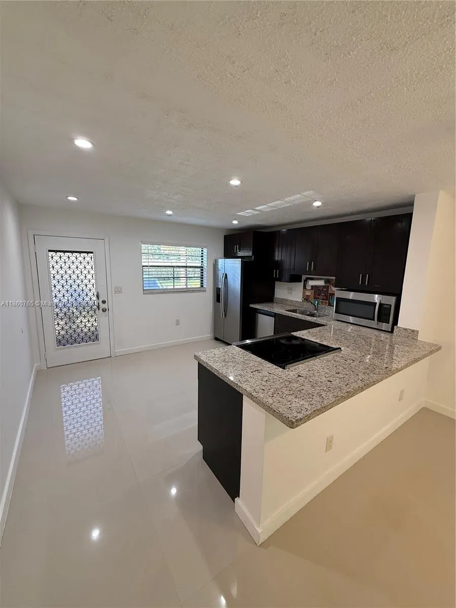 6095 N Sabal Palm Blvd, #103