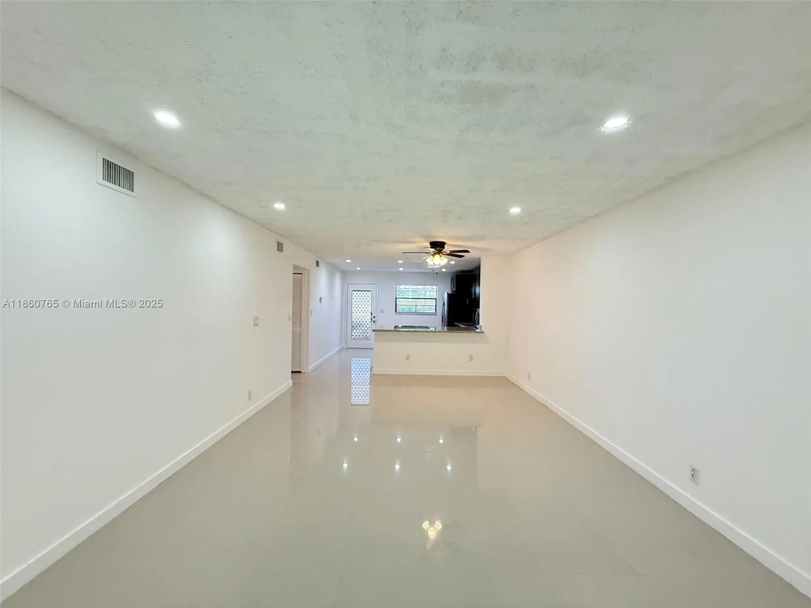 6095 N Sabal Palm Blvd, #103