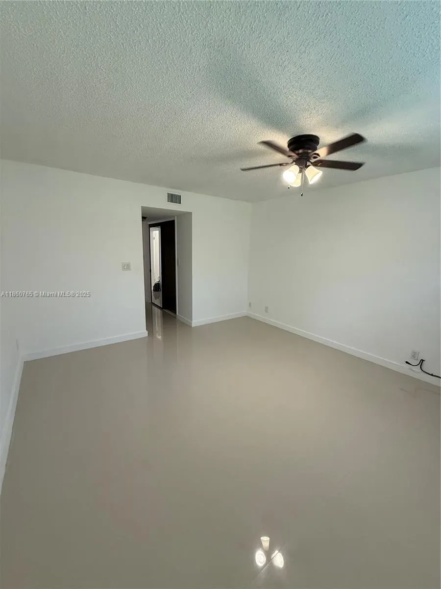 6095 N Sabal Palm Blvd, #103