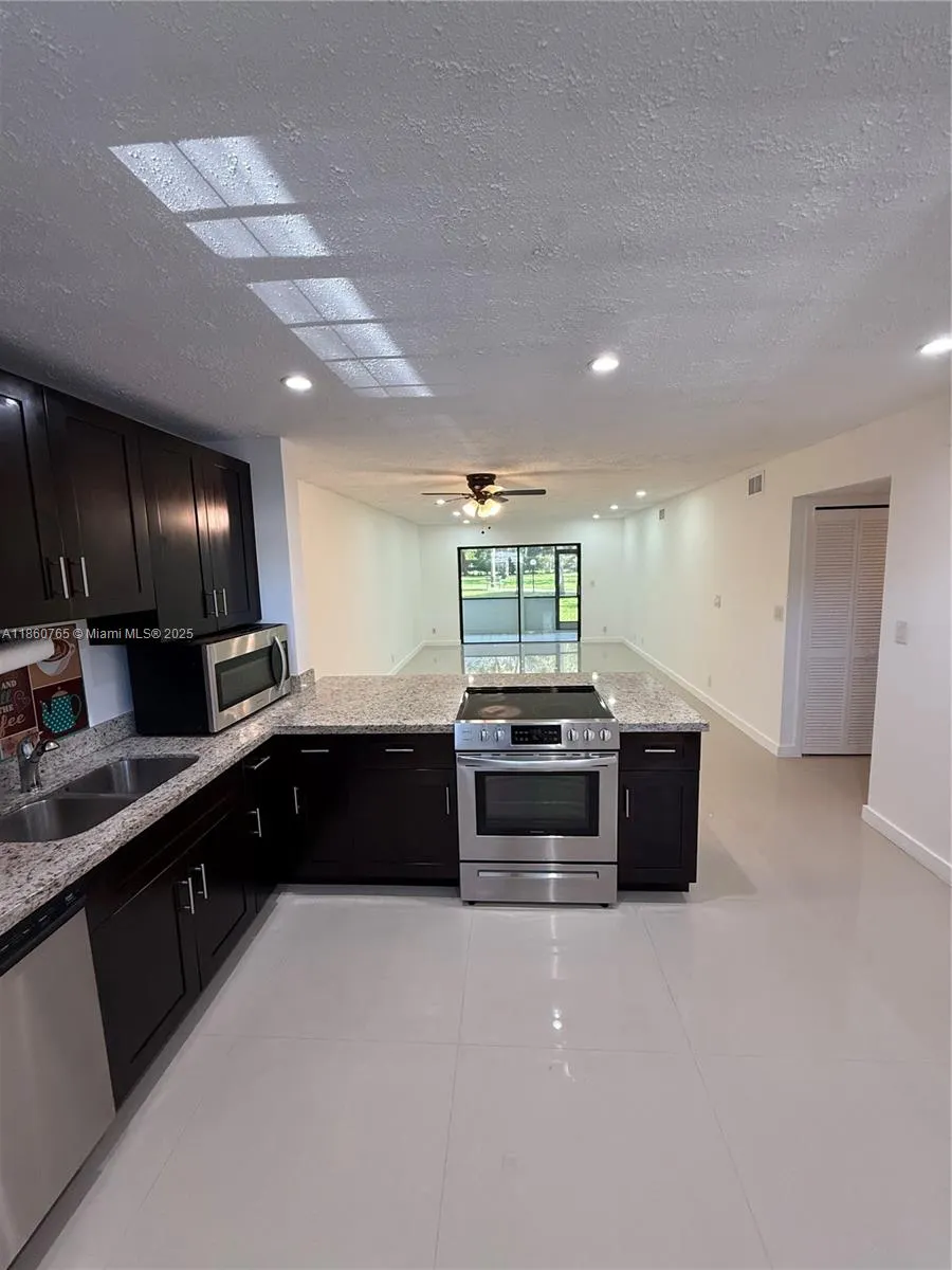 6095 N Sabal Palm Blvd, #103