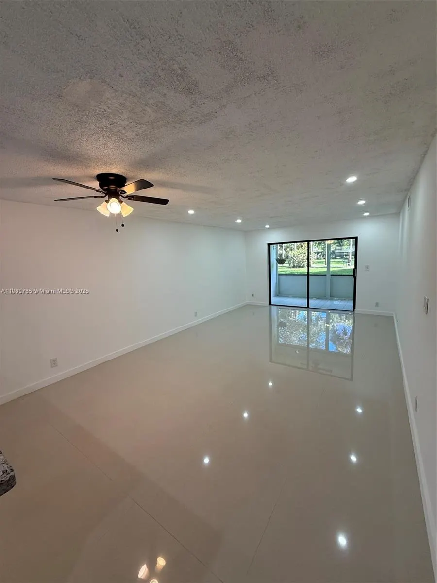 6095 N Sabal Palm Blvd, #103