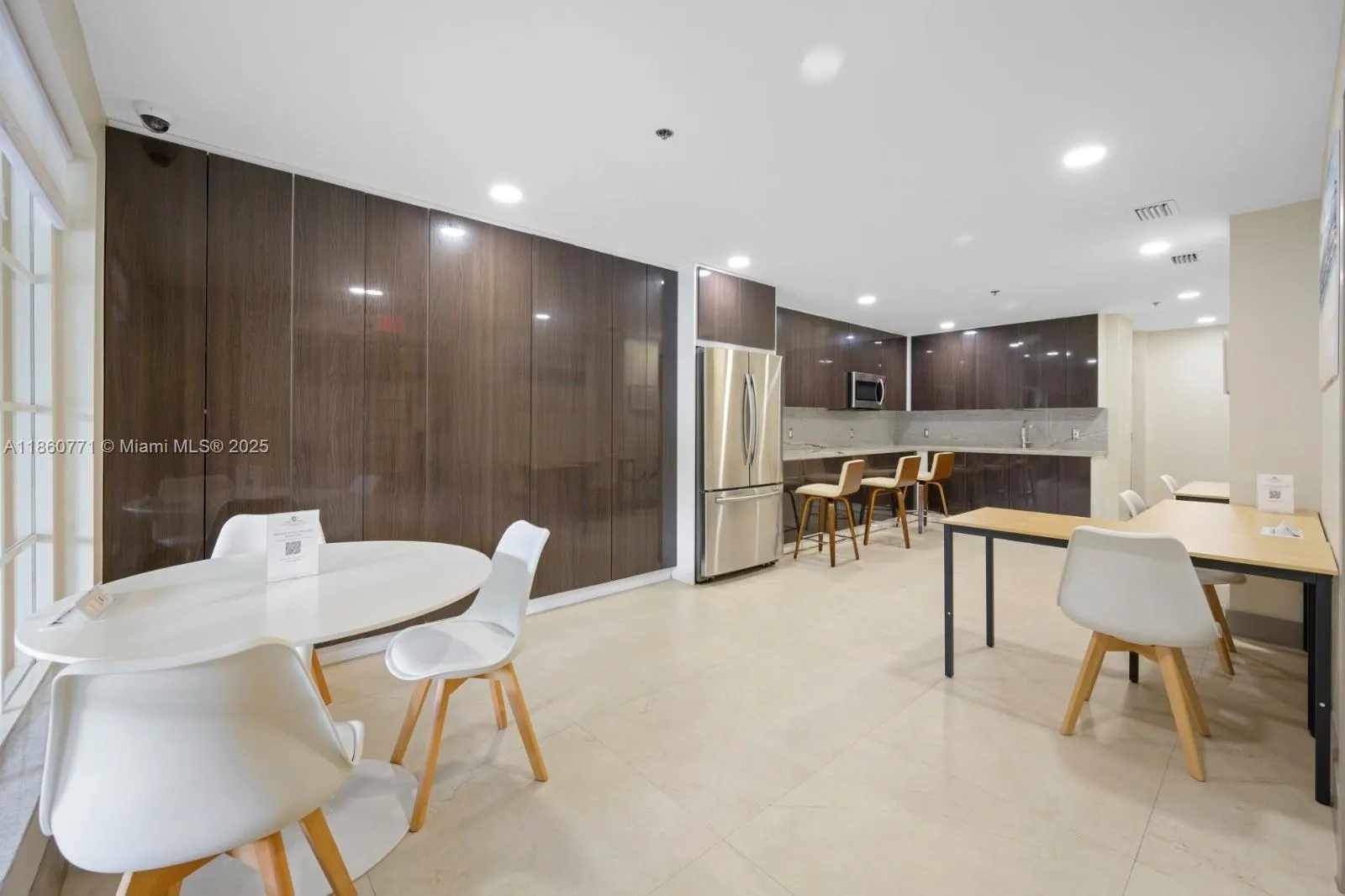 19701 E Country Club Dr, #5408