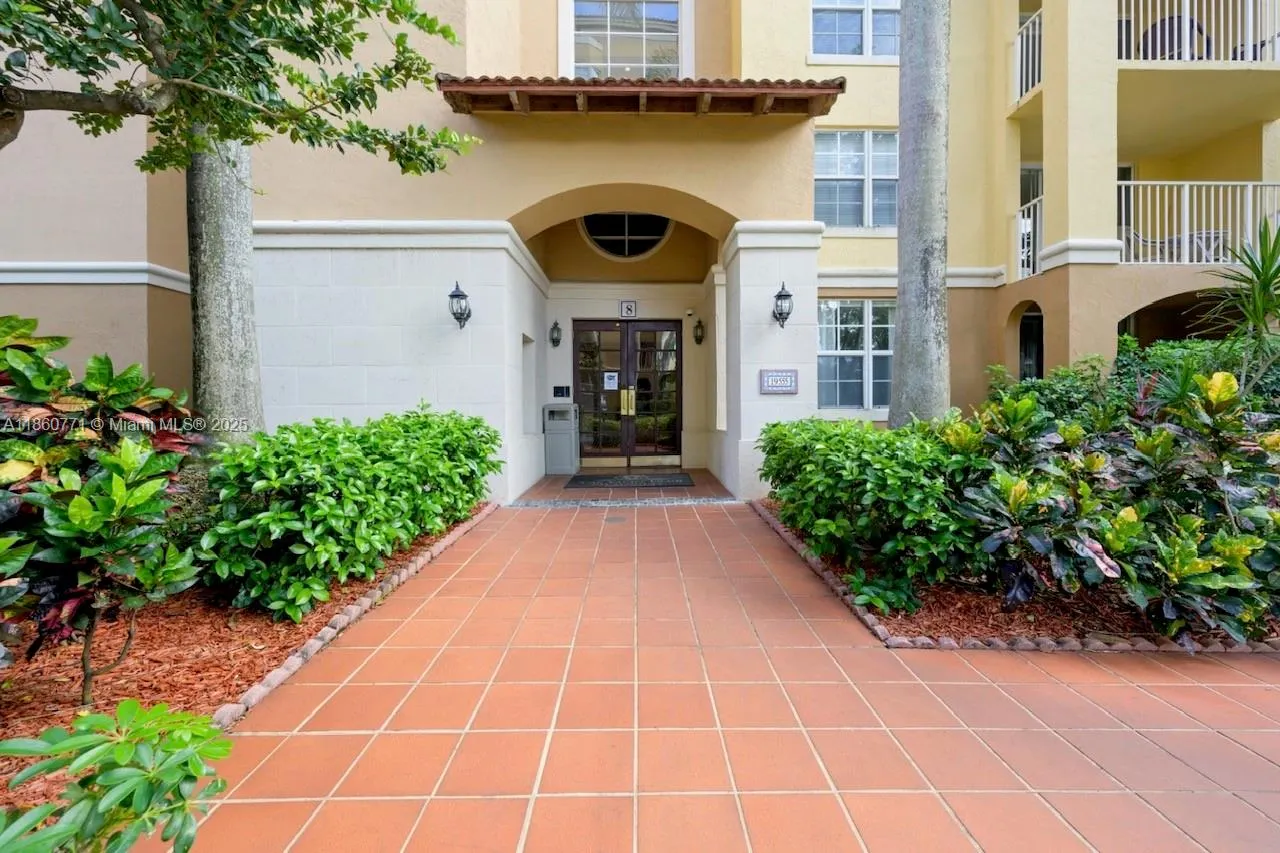 19701 E Country Club Dr, #5408