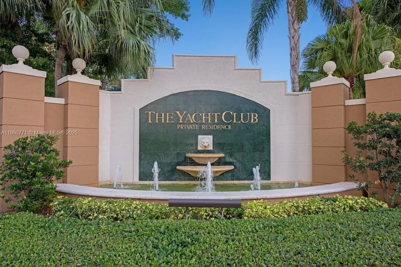 19701 E Country Club Dr, #5408