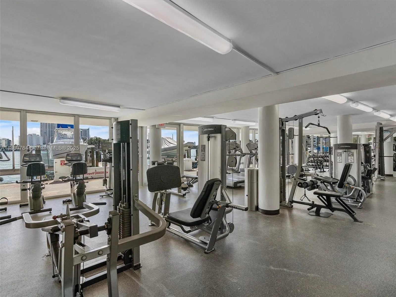 900 Bay Dr, #913