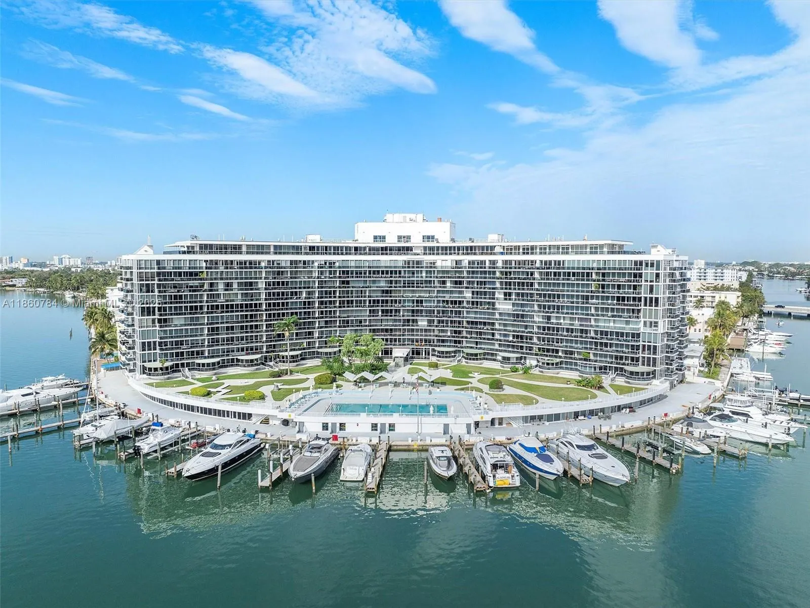 900 Bay Dr, #913