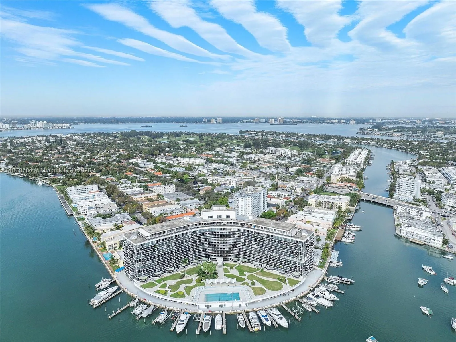 900 Bay Dr, #913