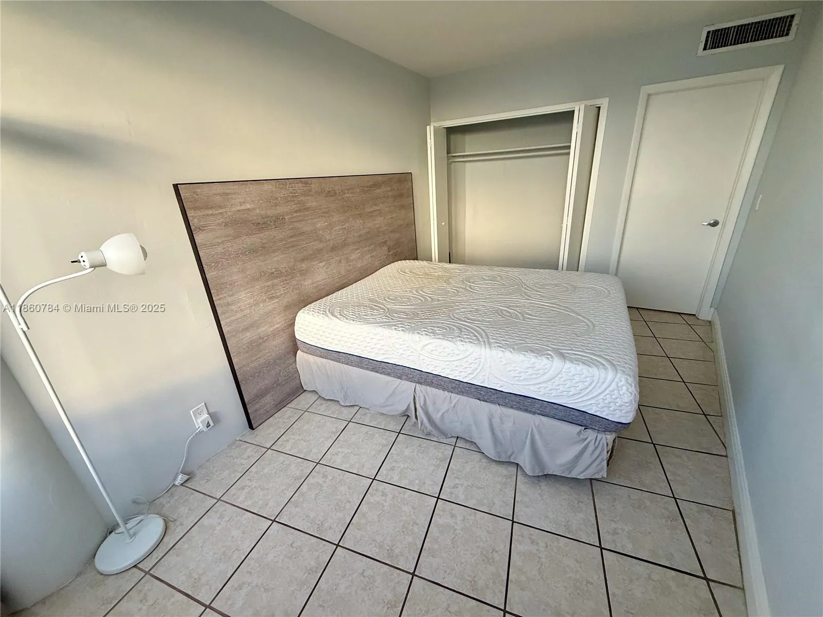 900 Bay Dr, #913