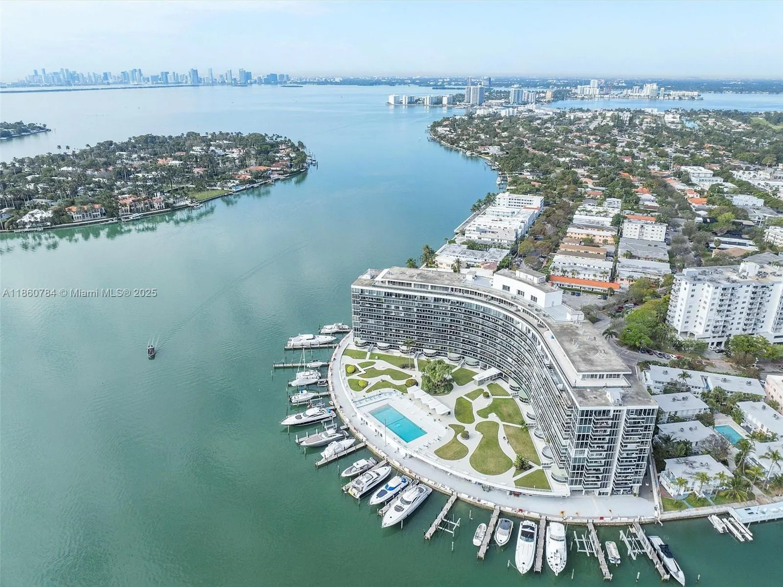 900 Bay Dr, #913