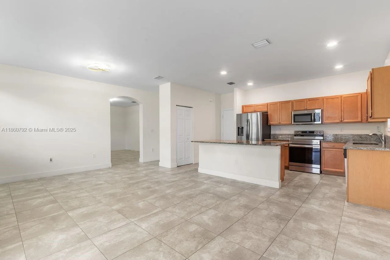 3503 W 93rd Pl