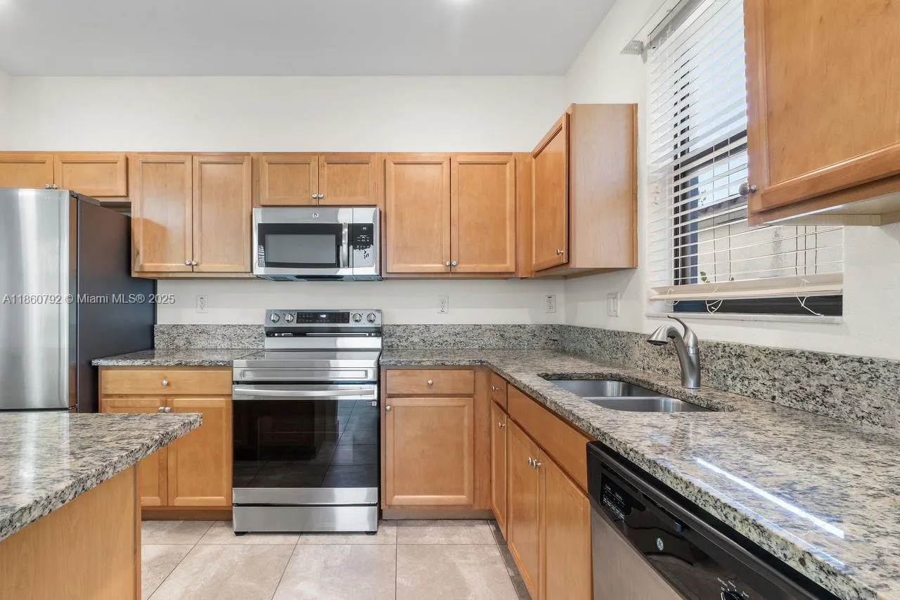 3503 W 93rd Pl