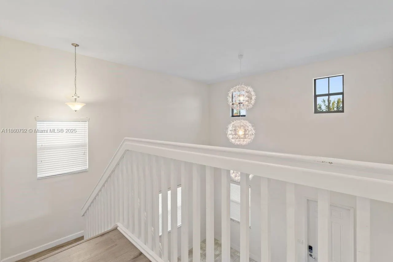 3503 W 93rd Pl